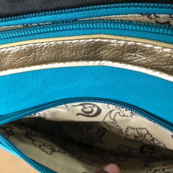 NWTCowgirl Trendy teal pineapple crossbody bag with adjustable strap - Picture 16 of 16